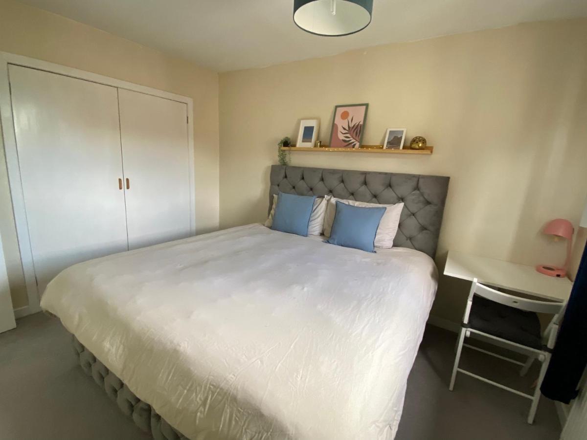 Cozy Bedroom In Shared Accommodation With Free Parking Edinburg Exteriör bild