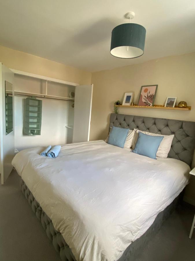 Cozy Bedroom In Shared Accommodation With Free Parking Edinburg Exteriör bild