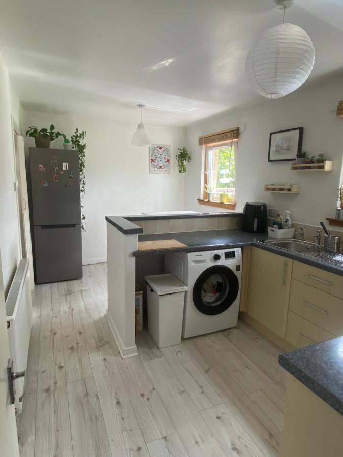 Cozy Bedroom In Shared Accommodation With Free Parking Edinburg Exteriör bild